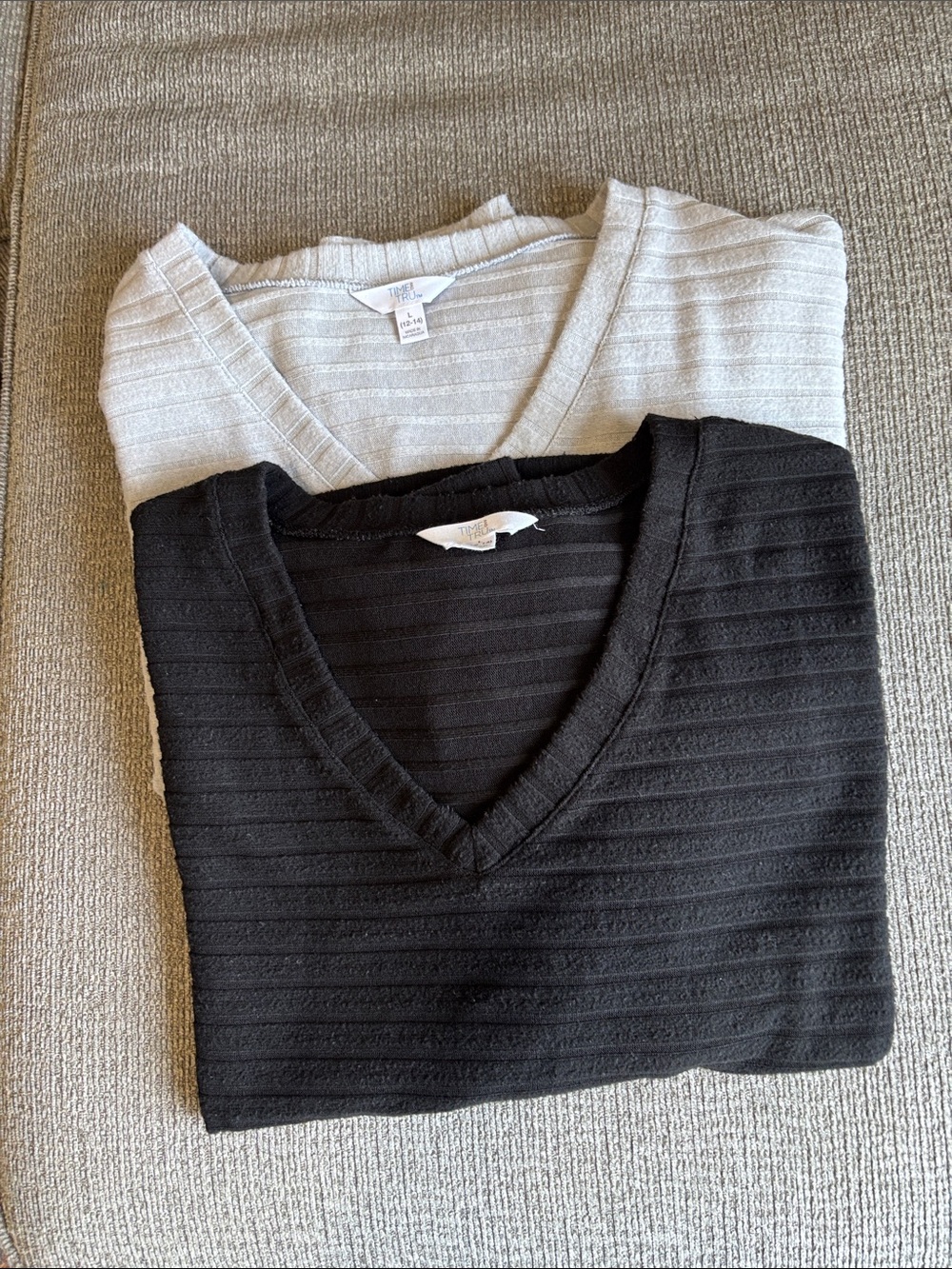 2- pack Time and Tru Women’s V-Neck Ribbed Sweaters in Black and Light Gray
